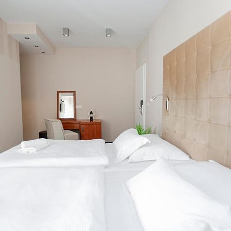 Hotel Bozikovina 3 ポドストラナ エクステリア 写真