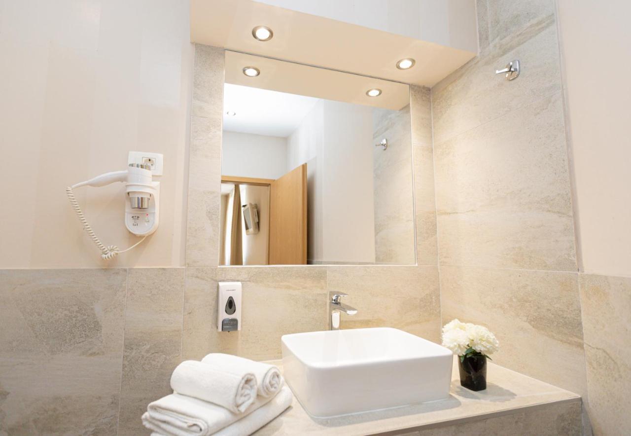 Hotel Bozikovina 3 ポドストラナ エクステリア 写真